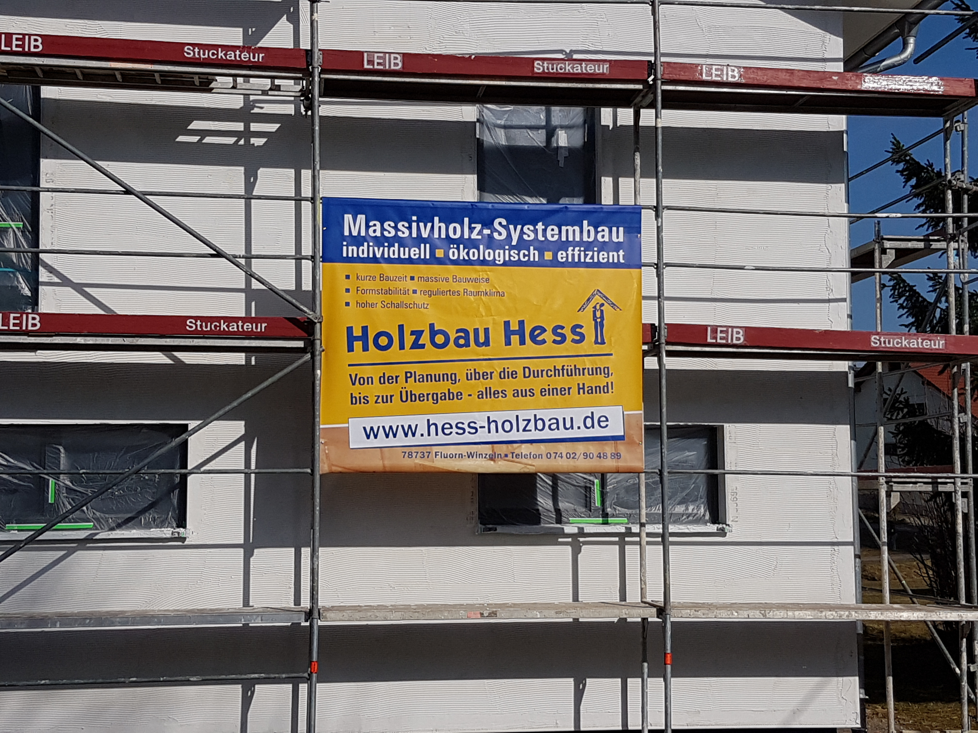 Altbausanierung mit Gerüst – Sanierungsprojekt von Holzbau Hess